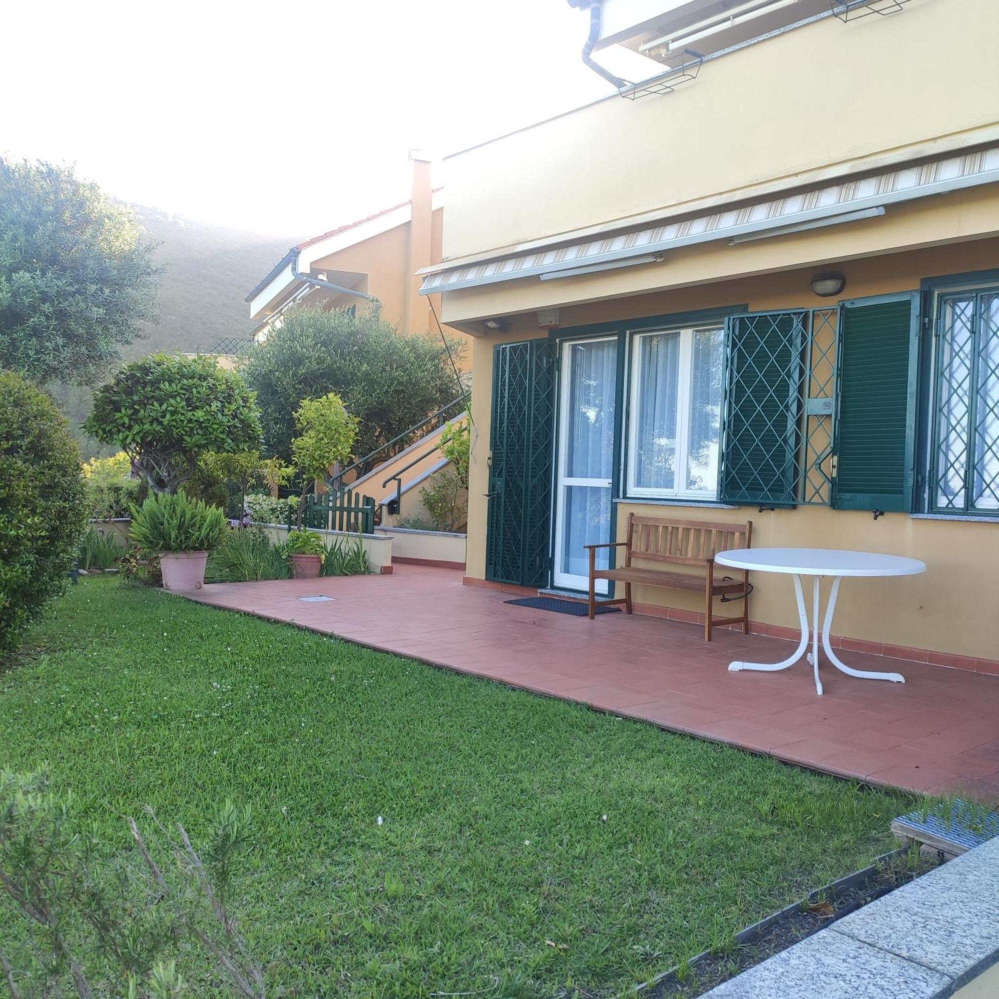 Il Giardino Sull'Isola - Appartamento - Bergeggi Exterior photo